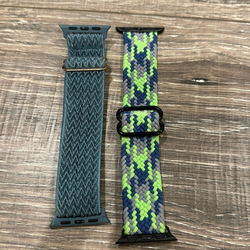 2 stretch watch bands to fit woman’s Apple Watch